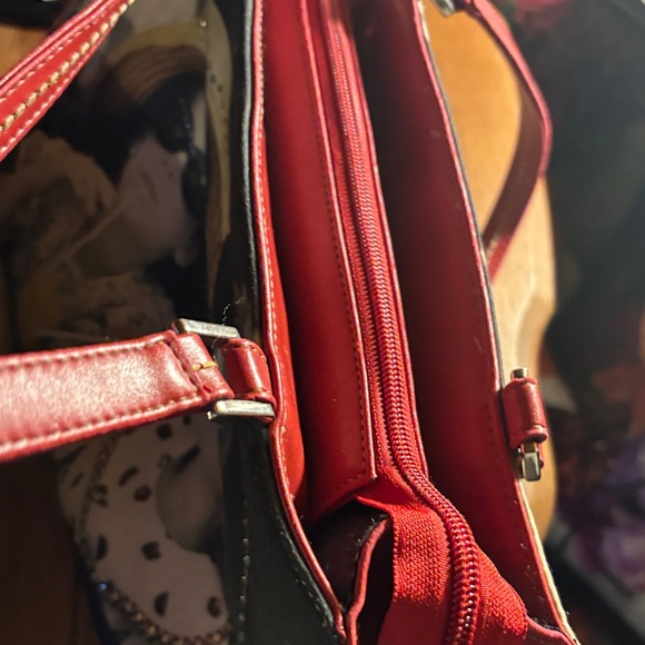 Vineyard Vines Red and Black Tote with Vintage Print - Picture 9 of 11